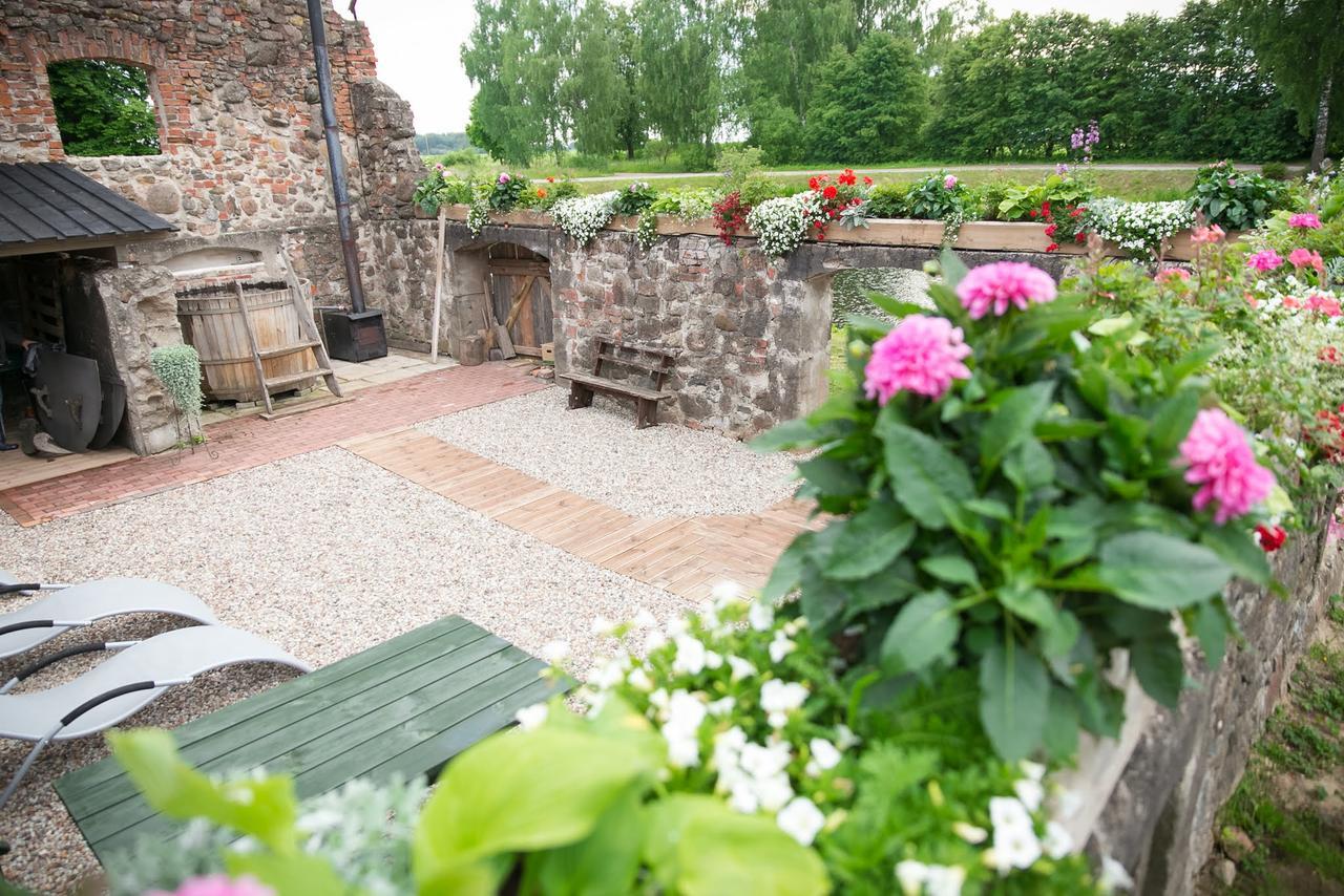 Botique&SPA Hotel Berkenes Manor Ziedkalne Exterior foto