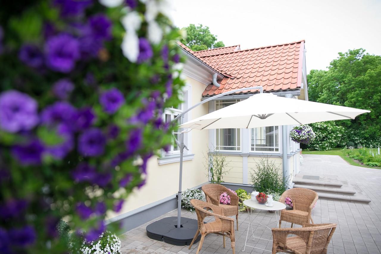 Botique&SPA Hotel Berkenes Manor Ziedkalne Exterior foto